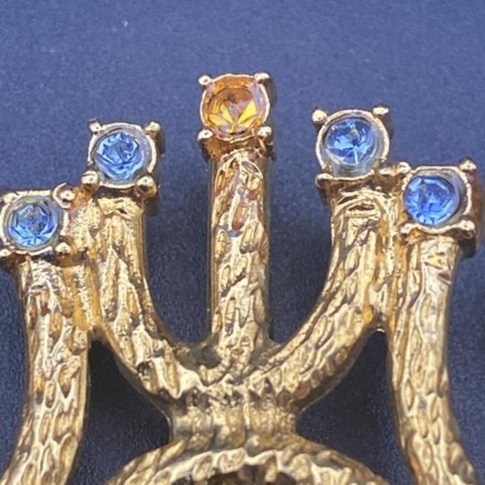 Vintage Brooch AS Hanukkah Menorah Brushed Gold Tone Pin Amber Blue Rhinestones - Picture 5 of 9